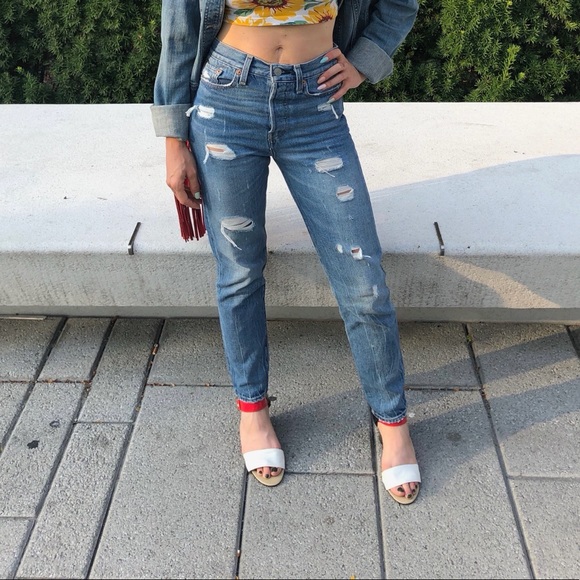 Levi’s straight leg, slight high rise, distressed jeans - Picture 1 of 10